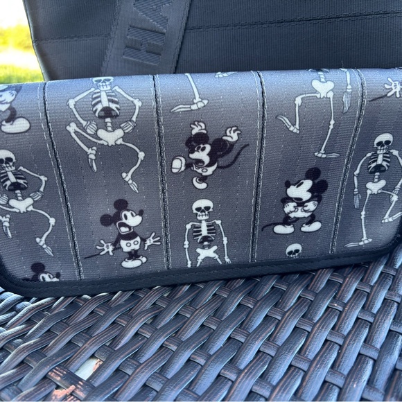 Harveys x Disney Spooky Mickey Bundle of Fun VEUC - Picture 2 of 8